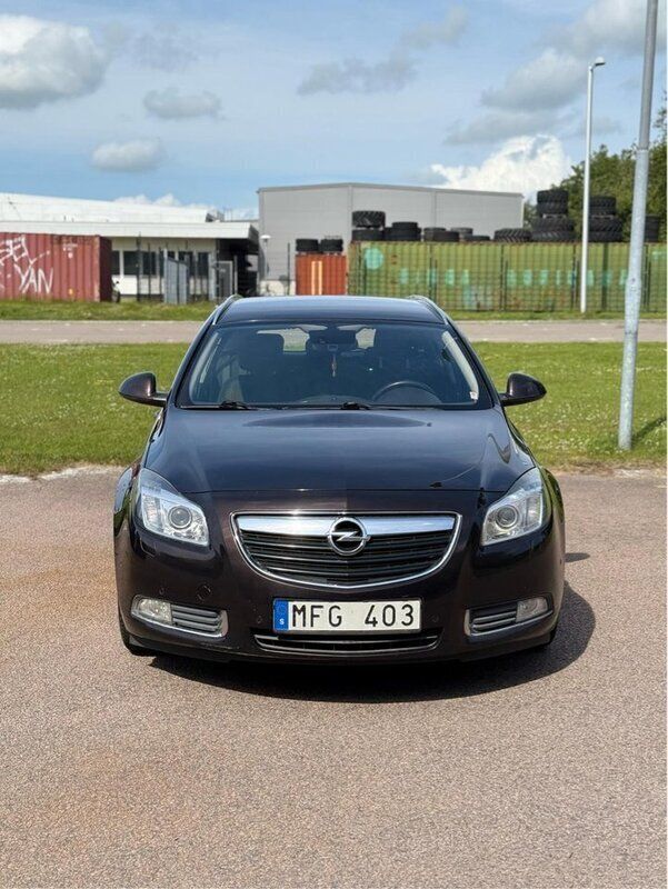 Begagnad 2012 Opel Insignia Edition Kombi | 33 900 kr (Marknadspris) - Bild 1/4