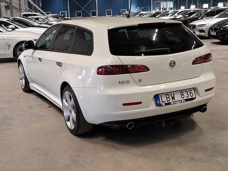 Begagnad Alfa Romeo 159 200 HK (147 kW) 2010 Vit Kombi