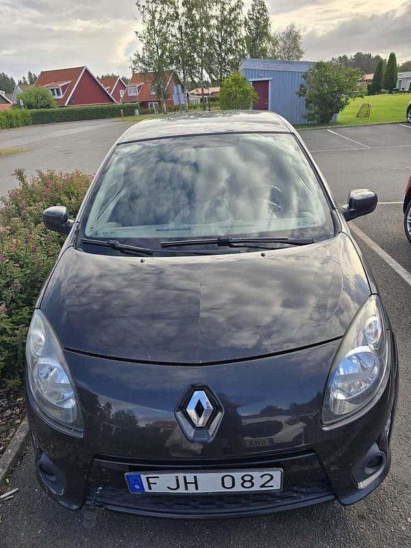 Svart Begagnad 2011 Renault Twingo Halvkombi | 25 000 kr (Marknadspris) - Bild 1/4