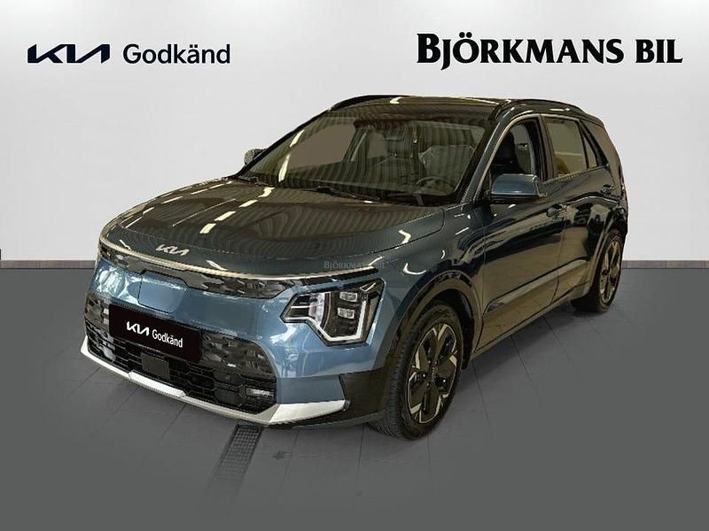 /m4b/ mineral blue Begagnad 2023 Kia e-Niro SUV | 269 000 kr (Bra pris) - Bild 1/4