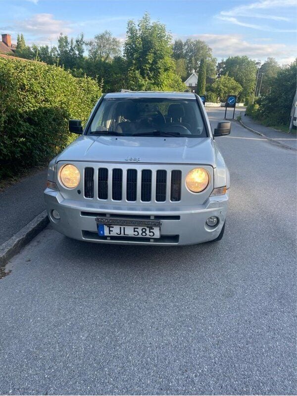 Silver Begagnad 2010 Jeep Patriot SUV | 12 000 kr - Bild 1/4