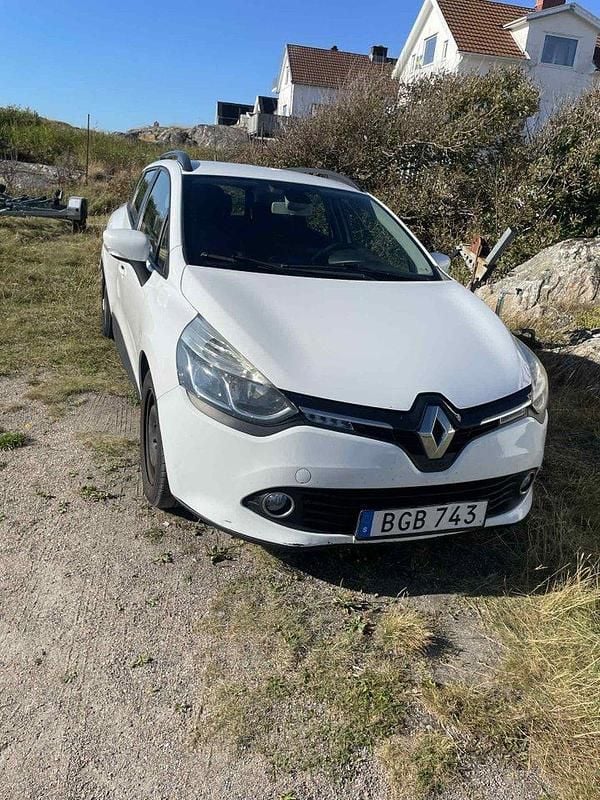 Vit Begagnad 2016 Renault Clio GrandTour Expression Kombi | 70 000 kr (Marknadspris) - Bild 1/4