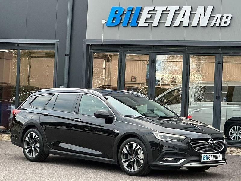 Begagnad Opel Insignia Country Tourer Business 260 HK (191 kW) 2018 Grå (svart) Kombi