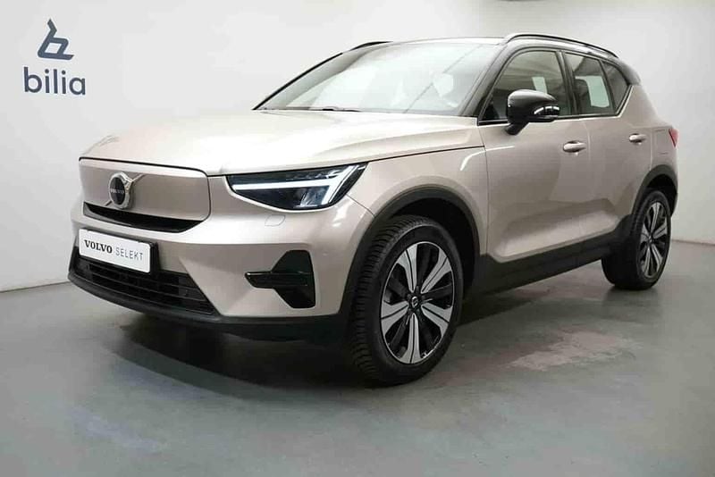 Grå Begagnad 2023 Volvo XC40 Single Motor SUV | 339 900 kr - Bild 1/1