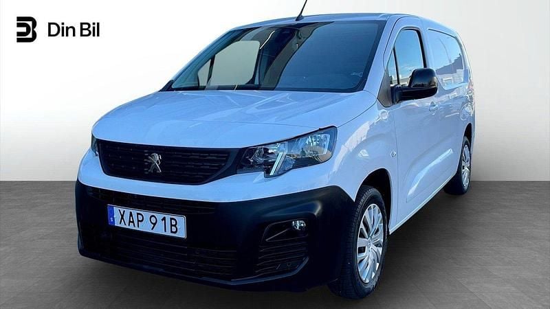 Vit Begagnad 2020 Peugeot Partner Minibuss | 199 900 kr (Marknadspris) - Bild 1/4