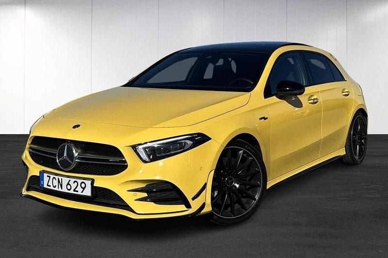 Gul (yellow) Begagnad 2019 Mercedes A35 AMG AMG Halvkombi | 390 000 kr (Marknadspris) - Bild 1/4