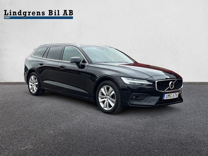 Svart Begagnad 2019 Volvo V60 Momentum Kombi | 197 900 kr (Marknadspris) - Bild 1/4