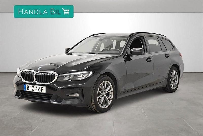 Svart Begagnad 2021 BMW 320 Sport Line Kombi | 259 900 kr (Bra pris) - Bild 1/4