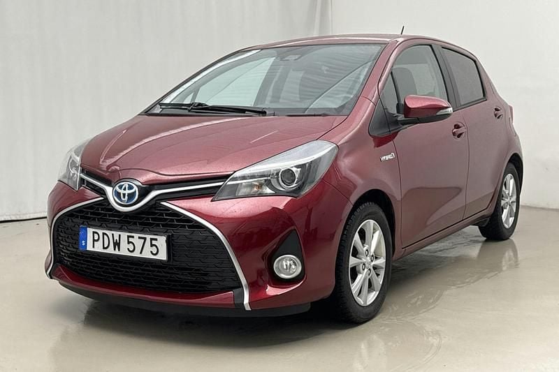 Röd Begagnad 2017 Toyota Yaris | 134 000 kr (Bra pris) - Bild 1/4