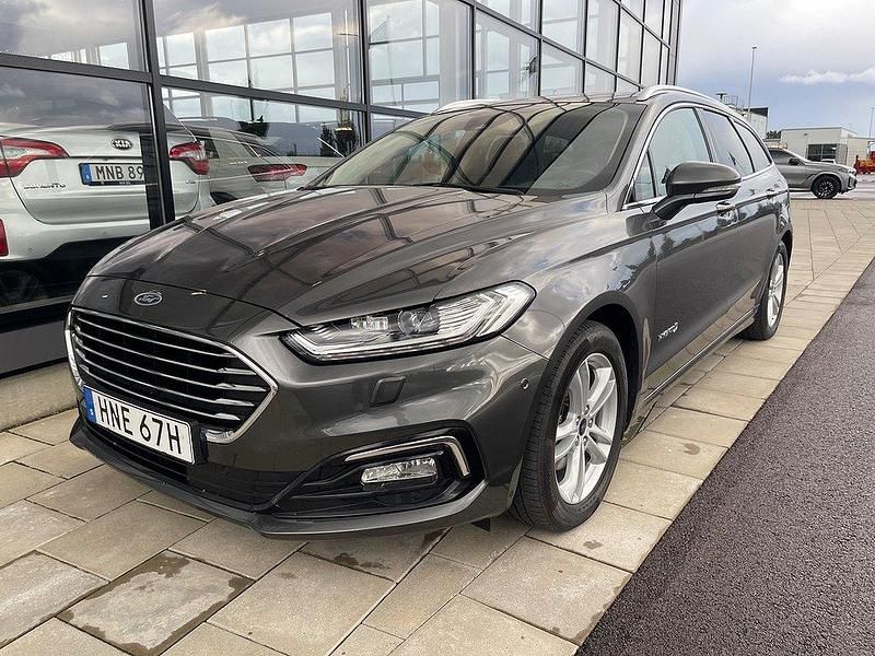 Grå Begagnad 2019 Ford Mondeo Titanium Kombi | 229 900 kr (Lite dyr) - Bild 1/4
