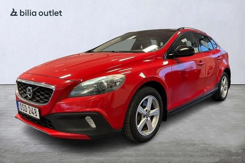 Begagnad Volvo V40 CC Summum 180 HK (132 kW) 2015 Röd Kombi