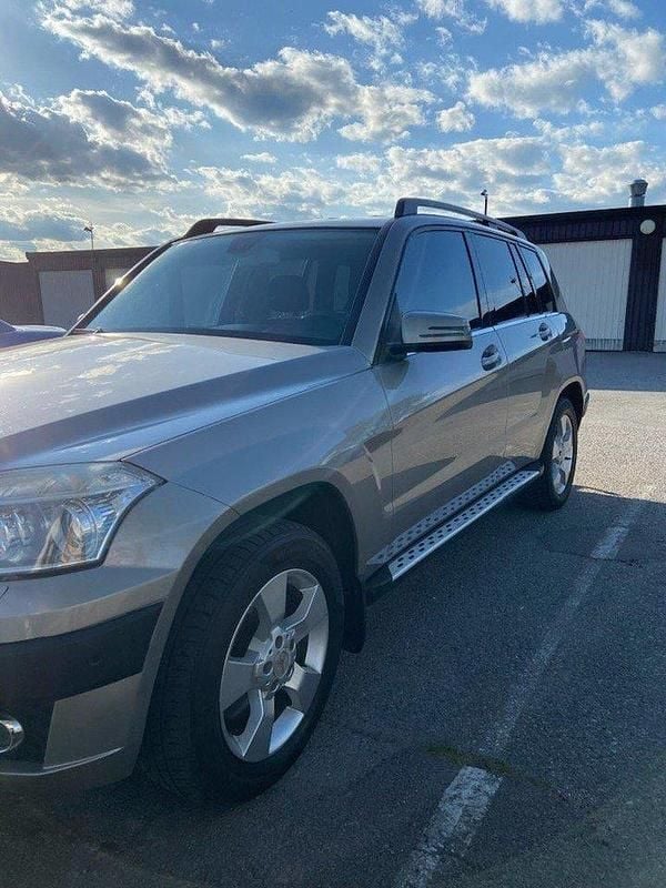 Silver Begagnad 2009 Mercedes GLK320 SUV | 80 000 kr (Marknadspris) - Bild 1/4