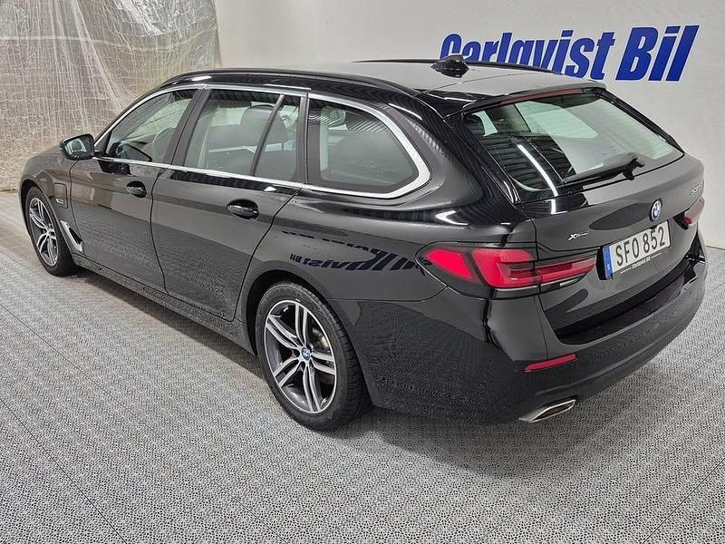 Begagnad BMW 530 184 HK (135 kW) 2022 Svart Kombi