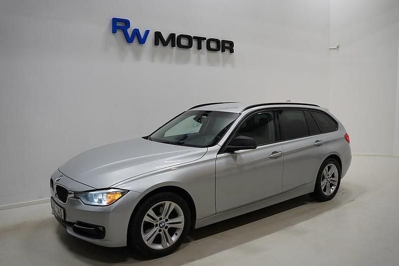 Silver Begagnad 2014 BMW 320 Sport Line Kombi | 124 800 kr (Marknadspris) - Bild 1/4