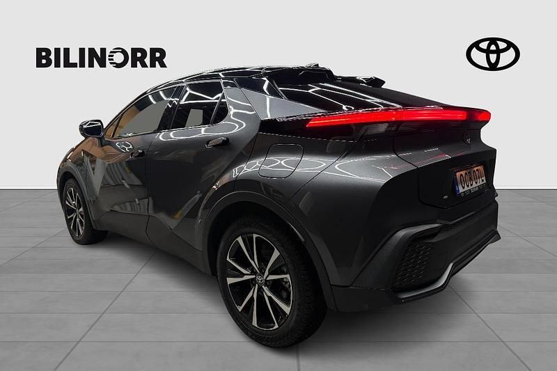 Begagnad Toyota C-HR Style 226 HK (166 kW) 2024 Grå SUV