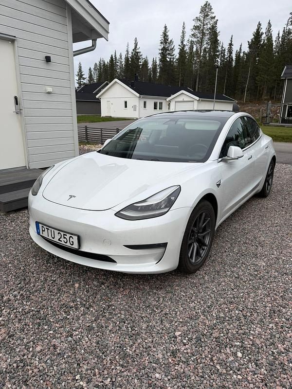 Begagnad Tesla Model 3 Long Range AWD 324 kW (441 HK) 2019 Sedan