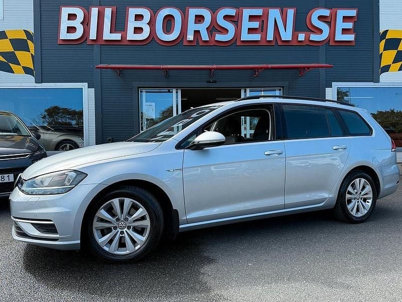 Silver Begagnad 2020 VW Golf VIII Kombi | 149 000 kr (Superpris) - Bild 1/4