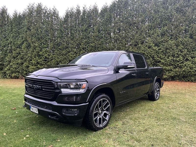 Svart Begagnad 2019 Dodge Ram Pickup | 559 900 kr (Marknadspris) - Bild 1/4