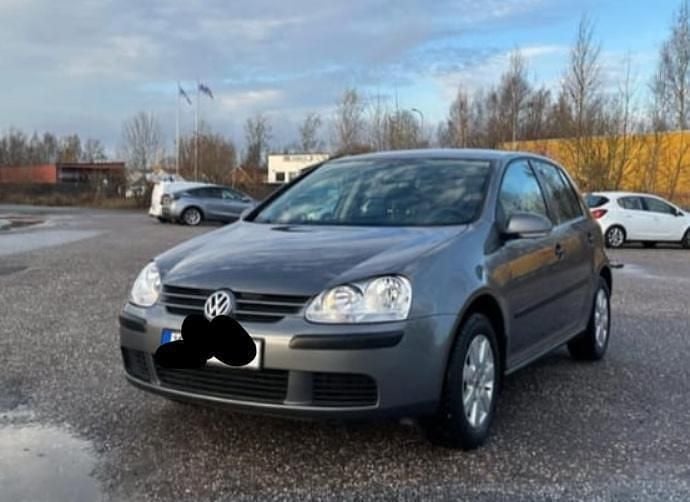 Grå Begagnad 2006 VW Golf V Halvkombi | 23 000 kr (Bra pris) - Bild 1/4
