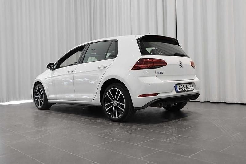Begagnad VW Golf VII GTE 150 HK (110 kW) 2020 Pure white