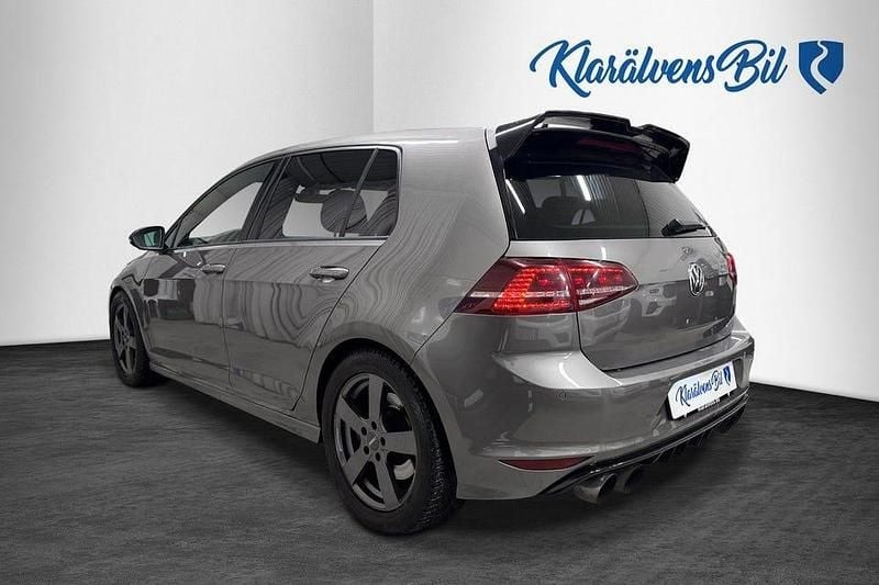 Begagnad VW Golf VII R 301 HK (221 kW) 2016 Grå Halvkombi