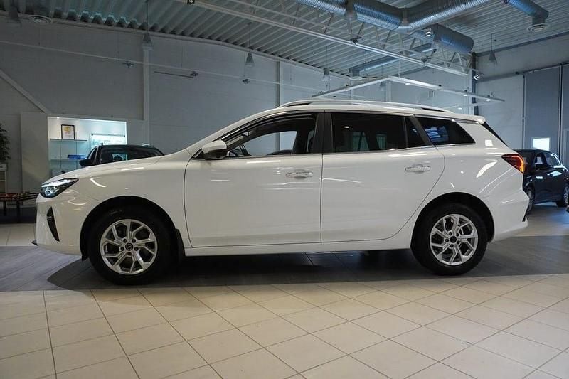 Begagnad MG MG5 EV 114 kW (156 HK) 2022 Dover white Kombi