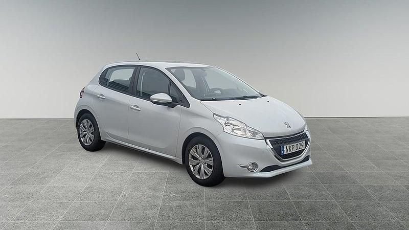 Begagnad Peugeot 208 83 HK (61 kW) 2014 Vit Halvkombi