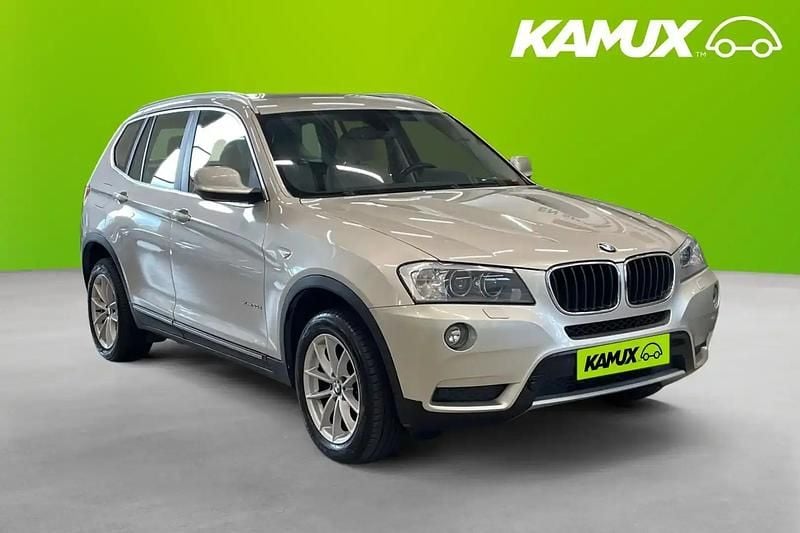 Silver/grå Begagnad 2013 BMW X3 SUV | 169 700 kr (Marknadspris) - Bild 1/4