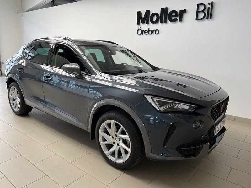 Grå (magnetic tech metallic) Begagnad 2024 Cupra Formentor SUV | 295 900 kr (Marknadspris) - Bild 1/4