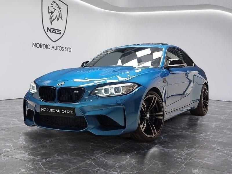 Blå Begagnad 2017 BMW M2 Sportkupé | 449 900 kr (Marknadspris) - Bild 1/4