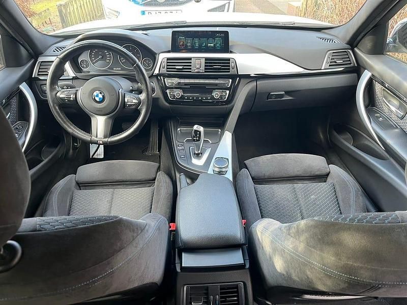 Begagnad BMW 318 M Sport 150 HK (110 kW) 2017