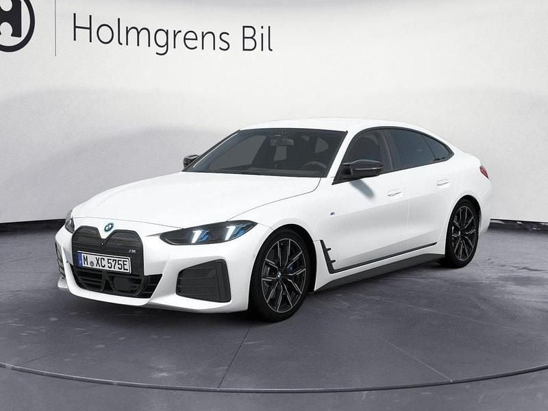 Vit (mineralvit metallic) Begagnad 2024 BMW i4 Efficient Dynamics Sedan | 689 900 kr - Bild 1/4
