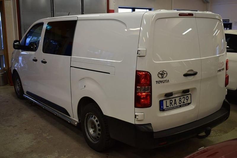 Begagnad Toyota Proace 177 HK (130 kW) 2020 Vit Minibuss