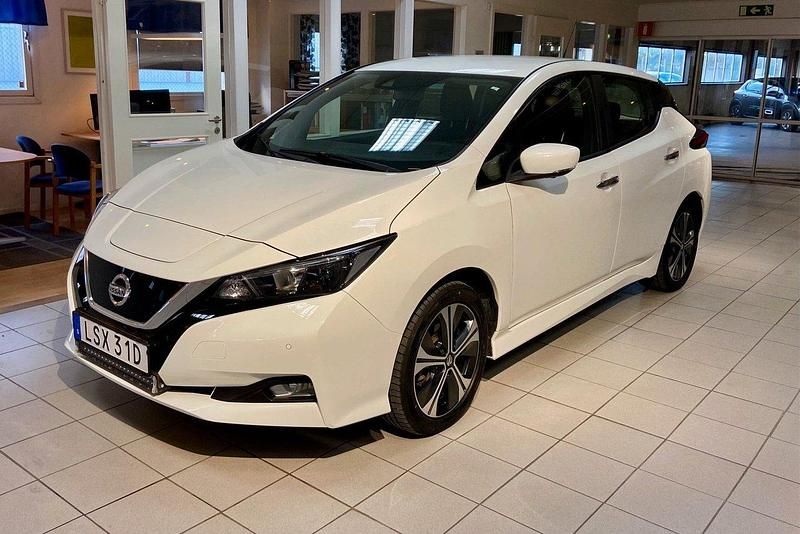 Vit Begagnad 2021 Nissan Leaf 360º Halvkombi | 189 900 kr (Marknadspris) - Bild 1/4