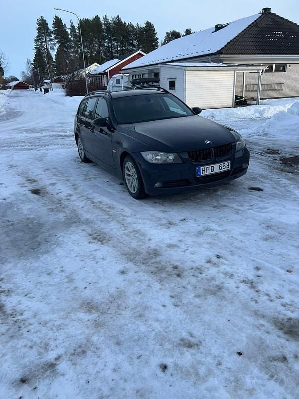 Begagnad BMW 320 150 HK (110 kW) 2007 Kombi