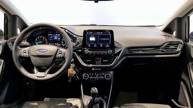 Begagnad Ford Fiesta Titanium 99 HK (72 kW) 2023 Svart Halvkombi