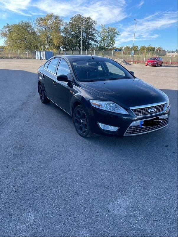 Svart Begagnad 2009 Ford Mondeo Halvkombi | 20 000 kr (Superpris) - Bild 1/4