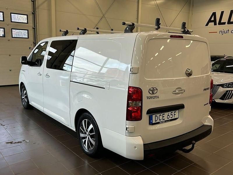 Begagnad Toyota Proace 100 kW (136 HK) 2021 Vit Minibuss