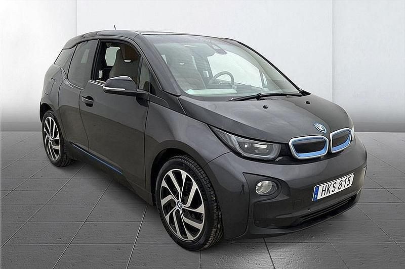 Grå Begagnad 2015 BMW i3 Comfort Edition Halvkombi | 148 900 kr (Marknadspris) - Bild 1/3