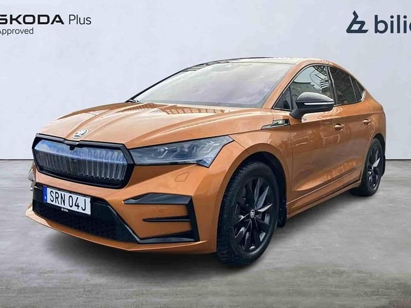 Orange Begagnad 2024 Skoda Enyaq iV RS SUV | 508 900 kr (Marknadspris) - Bild 1/1