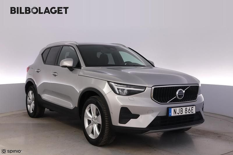Begagnad Volvo XC40 Core 197 HK (144 kW) 2023 Silver SUV