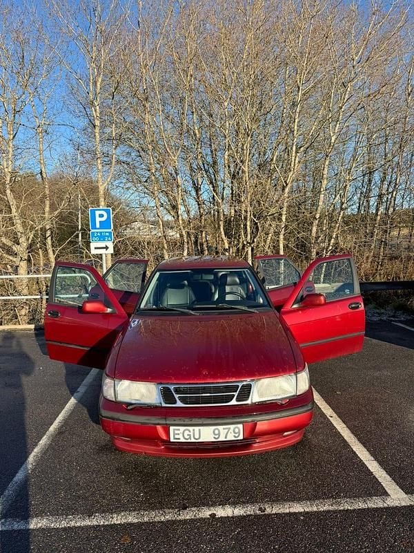 Begagnad 1998 Saab 900 Halvkombi | 20 000 kr - Bild 1/4