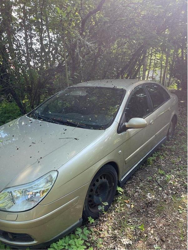 Brun Begagnad 2004 Citroën C5 Halvkombi | 8 900 kr - Bild 1/4