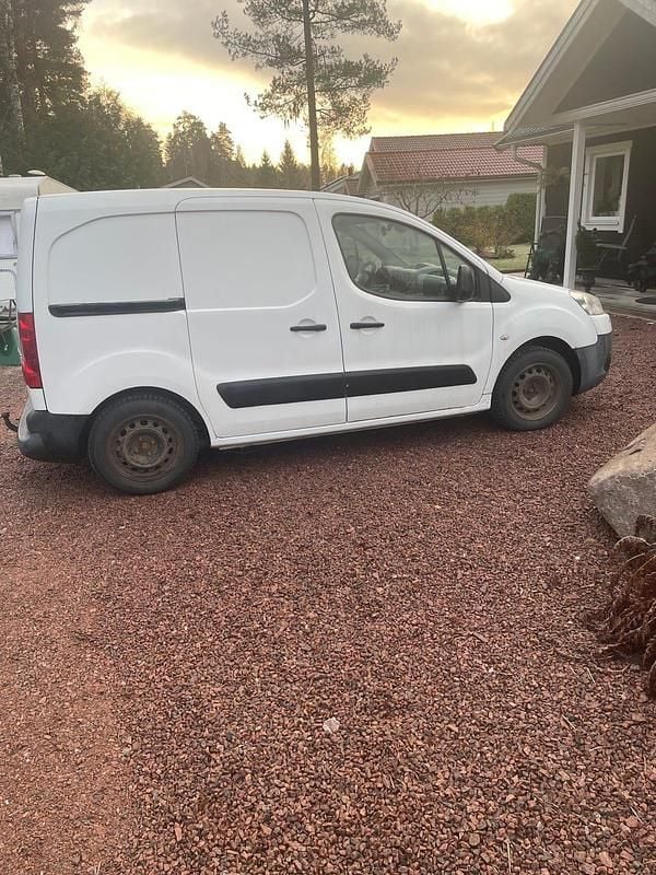 Begagnad 2009 Peugeot Partner Van | 25 000 kr (Bra pris) - Bild 1/4