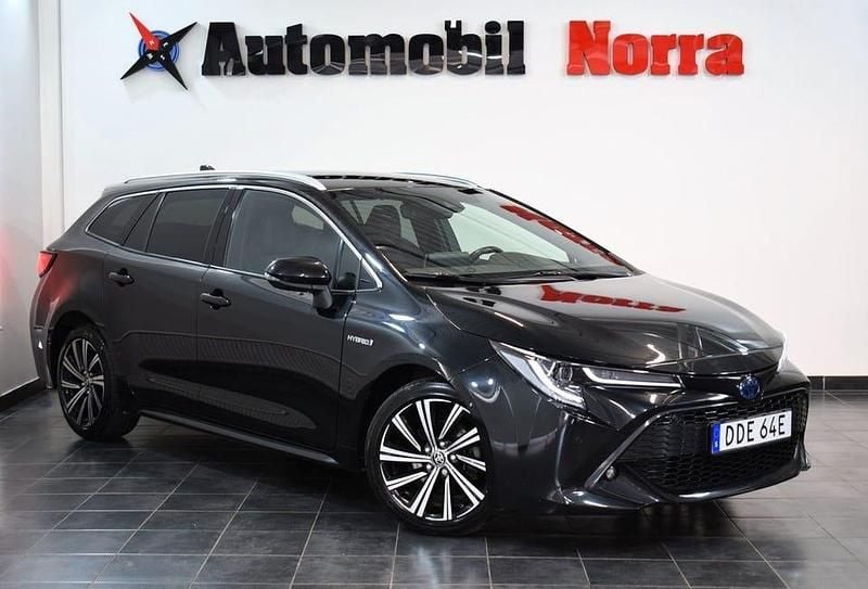 Begagnad Toyota Corolla Style 122 HK (89 kW) 2021 Svart metallic Kombi