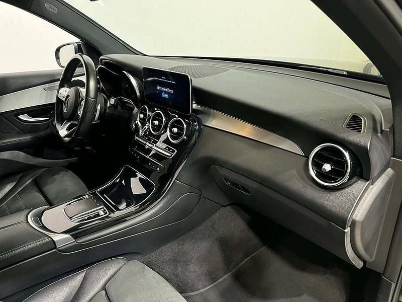 Begagnad Mercedes GLC300e AMG line 211 HK (155 kW) 2021 Svart SUV