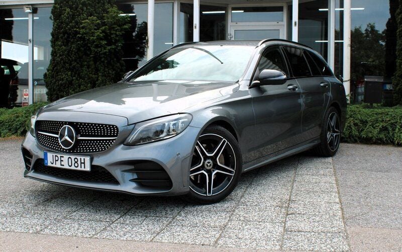 Grå Begagnad 2019 Mercedes C220 AMG line Kombi | 284 900 kr (Marknadspris) - Bild 1/4