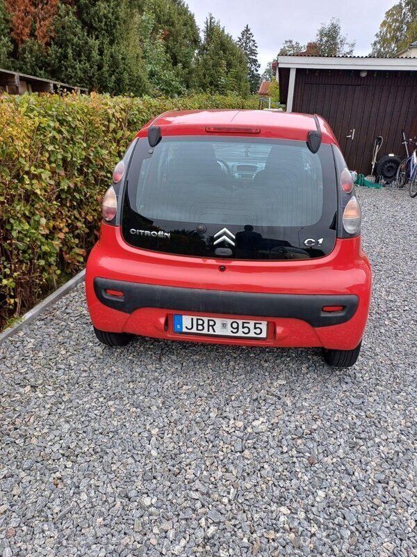 Röd Begagnad 2009 Citroën C1 Halvkombi | 39 500 kr (Marknadspris) - Bild 1/4