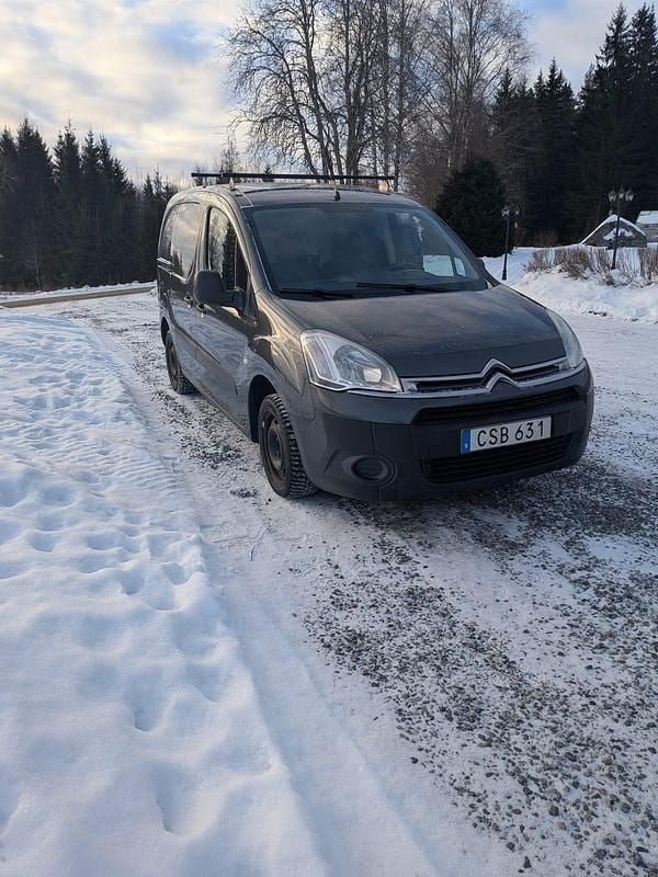 Begagnad Citroën Berlingo 90 HK (66 kW) 2014 Metallic Minibuss