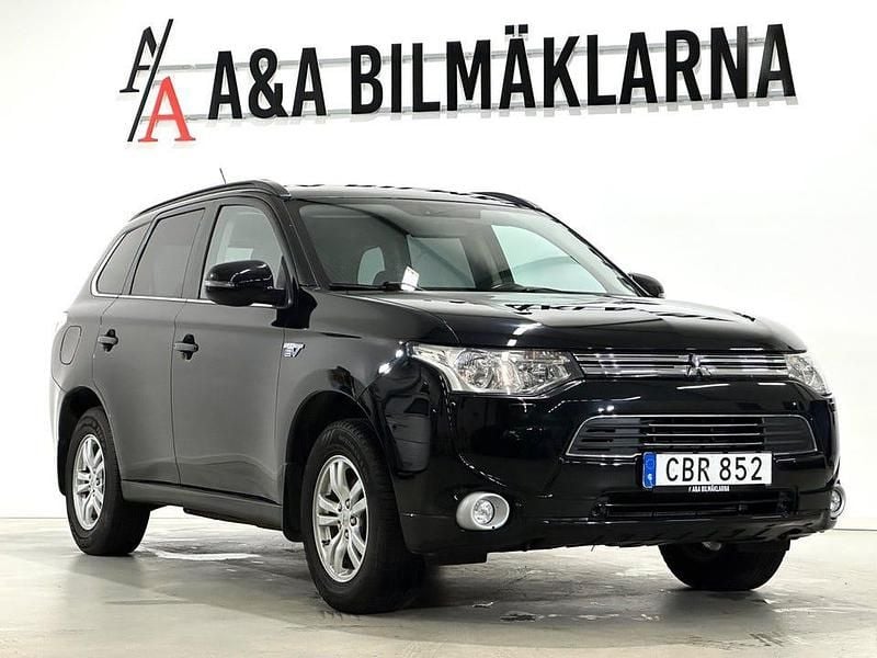 Begagnad Mitsubishi Outlander 203 HK (149 kW) 2014 Svart SUV